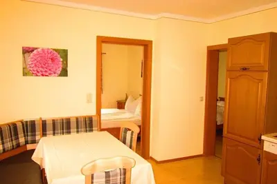 Image de Appartement / 2 Chambres / Appartement 1 - Bon Neusess