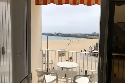 Image de Studio - vue imprenable sur la mer.