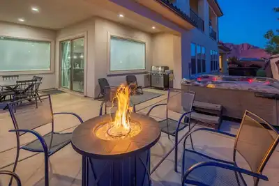 Image de Nouvelle Inscription - Spa Privé! et une Salle de jeu en Taille Réelle! ! ! 5 Lits 5 Salles de Bain