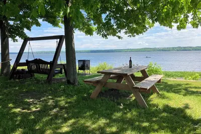 Image de La Maison Du Fleuve Aux Grandes Eaux, SITUÉ Sur L'ÎLE D'ORLÉANS