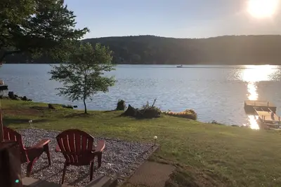 Image de Lake Front Cottage!