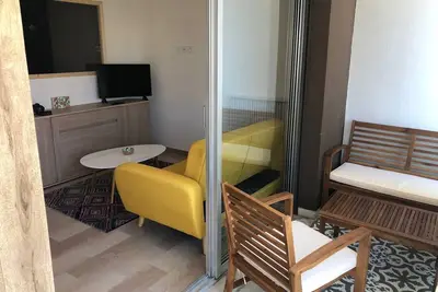 Image de Charmant 2-pièces rénové avec grande terrasse vue dégagée à Cannes