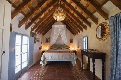 Image de Casa Castillo, maison historique avec terrasse et vue