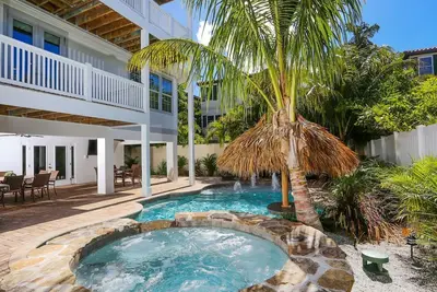 Image de 6 chambres 6. 5 salles de bain Piscine chauffée & Spa Balade à la plage et des magasins WiFi gratuit Sleeps 14