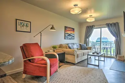 Image de Nouveau! Ski-In \/ Out Raquette Slopeside Resort Condo!