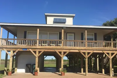 Image de Maison spacieuse avec des vues spectaculaires offre la pêche à gué, le kayak et l'observation des oiseaux
