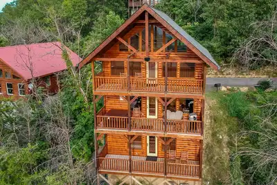 Image de Vue à couper le souffle, Wifi, HotTub, Smart Tv, théâtre, salle de jeux, piscine, près de D’wood