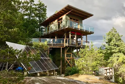 Image de Retraite Magical Island! Ascenseur en bordure de falaise, terrasse au bord de la mer, sentiers privés et lac