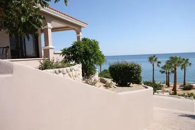 Image de Stupéfiant! Maison de luxe 1 lit / 2 salles de bain, vue panoramique sur la terrasse, front de mer