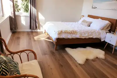 Image de “Aloha Avalon” - 3 chambres à coucher à 3 minutes à pied de la plage et du village