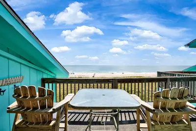 Image de Récemment rénové - Oceanfront & Pool rénové avec grande terrasse - 7 personnes