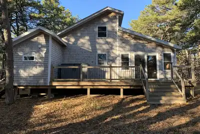 Image de Chalet confortable 3/4 mile du port de Oak Bluffs