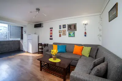 Image de Appartement lumineux et coloré 1bdr à 3 min du métro