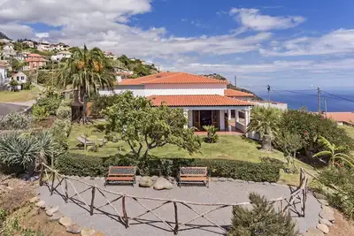 Image de Country house with sea view, Southern Sunny House