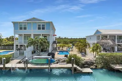 Image de Sombrero Beach Villa avec piscine privée et quai