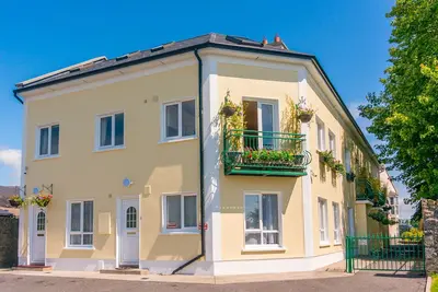 Trois maisons indépendantes avec vue sur le front de mer