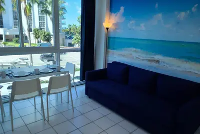 Image de Condo-HÔTEL Beachfront Apt. Avec 2 histoires et 2 salles de bain, avec parking gratuit.