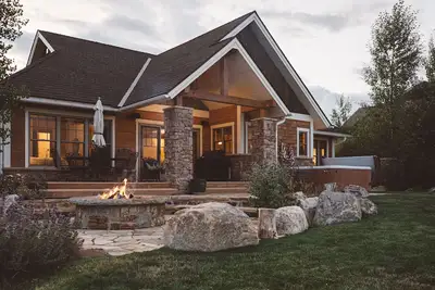 Image de Wildhorse Chalet Ă Grand Elk - avec bain Ă remous!