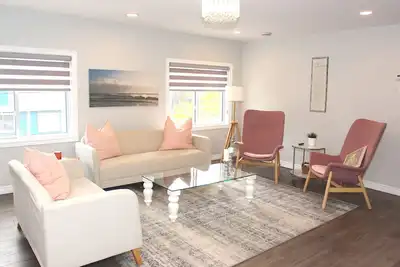 Image de Condo vivant. Vues sur l'eau, sable Ă votre porte, Ă quelques pas des parcs et des restaurants