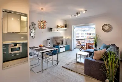 Image de Appartement récemment rénové, à seulement 300 m de la mer!