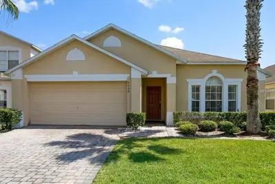 Image de 4 Lits 3. 5 Vue Lac Bain Avec Piscine / Jacuzzi