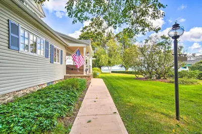 Image de Nouveau! Bord de l'eau privé Lake Erie Home w / Bbq Patio