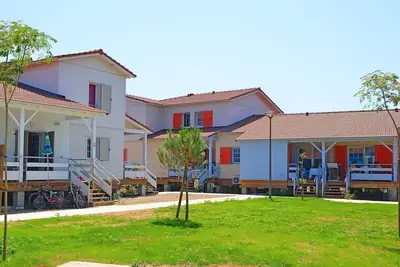 Image de Appartement Proche de la Plage | Piscine extérieure + Sauna