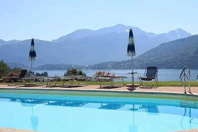 Image de Casa Panorama Due: Un studio lumineux et gai situé à proximité des rives du lac de Côme.