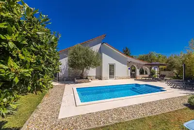 Image de Maison de vacances Kai avec piscine privée