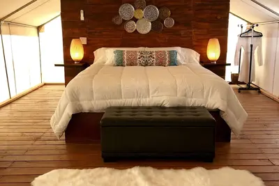 Glamping signifie profiter de la nature d'une manière confortable