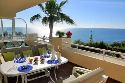 Image de Spectaculaire appartement de 3 chambres avec vue sur la mer