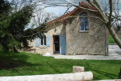 Image de Gîte de charme 4 épis Peyrat La Nonière sur domaine avec Château et étang