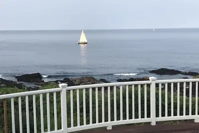 Image de Oui, nous sommes situés directement sur l'Ocean / Marginal Way. Emplacement incroyable.