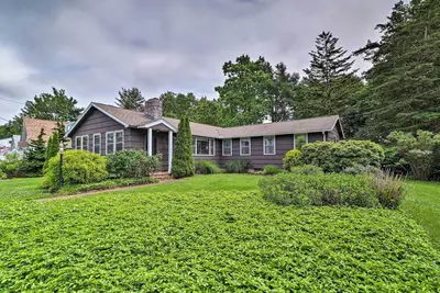 Image de Nouveau! Saybrook Manor House, à pied de la plage Cove!
