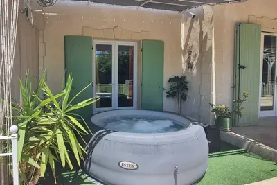 Image de Villa 3 chambres, 6 personnes dans le village d'Eyguières proche des Alpilles