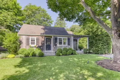 Image de Charmante maison moderne proche du centre ville d'East Hampton