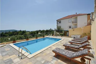 Un appartement magnifique et spacieux sur une propriété méditerranéenne (Piscine incluse)