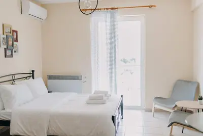 Image de Best House, Nirvana, Patra