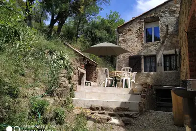 Image de Maison de campagne et sa terrasse pour 4 personnes, au calme, chien accepté.