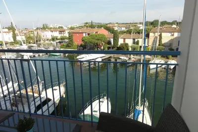 Image de Near Sttropez Appt in Port Grimaud renovated, air conditioning, 2 bedrooms, 3 rooms, south, canal view