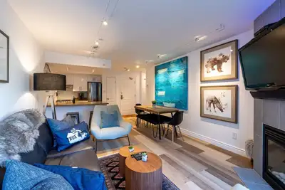 Image de Nouvellement rénové élégant condo d'une chambre