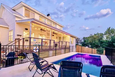 Image de Stone Ridge Retreat - Du bonheur au Canyon Lake! Piscine, 12 couchages!