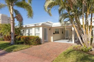 Horizons West # C-5 est une belle villa de 2 chambres à coucher sur la plage sur Siesta Key