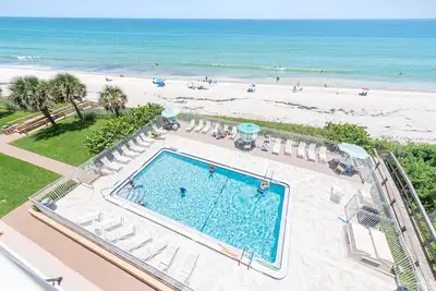Image de Location de vacances en bord de mer, belles vues depuis le balcon du 5ème étage.