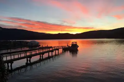 Image de Deep Cove Waterfront - La timonerie