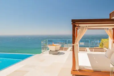Image de Nouveau chez Vrbo! Mantea Casa Cabo - Luxe moderne spectaculaire, Prestations exceptionnelles