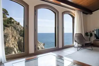 Image de Appartement de luxe Rocamar, unique et exclusif devant la plage Tossa de Mar