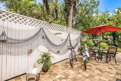 Image de Location 1 Bdrm Cottage 1 bloc de la plage et 2 blocs de Siesta Village