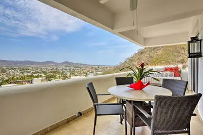 Image de Lux Cabo Condo dans la région de Pedregal w / commodités + vues
