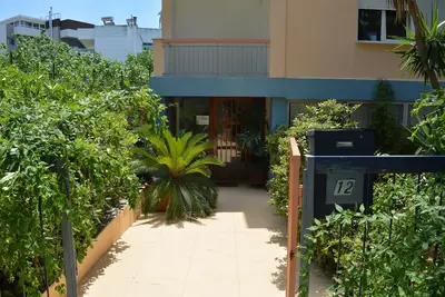 2 chambres avec balcon près de Dt et transports